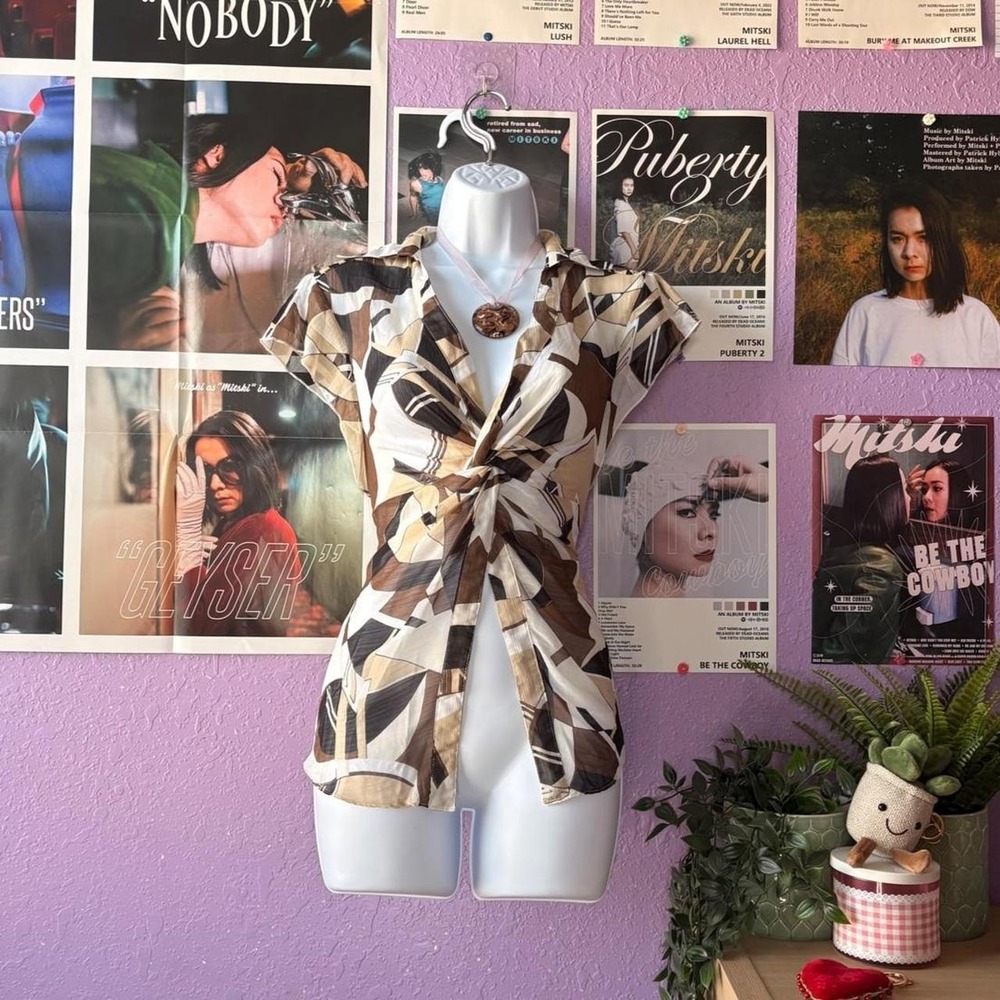 Preppy Y2K Essentials Astbract Tie Front Blouse